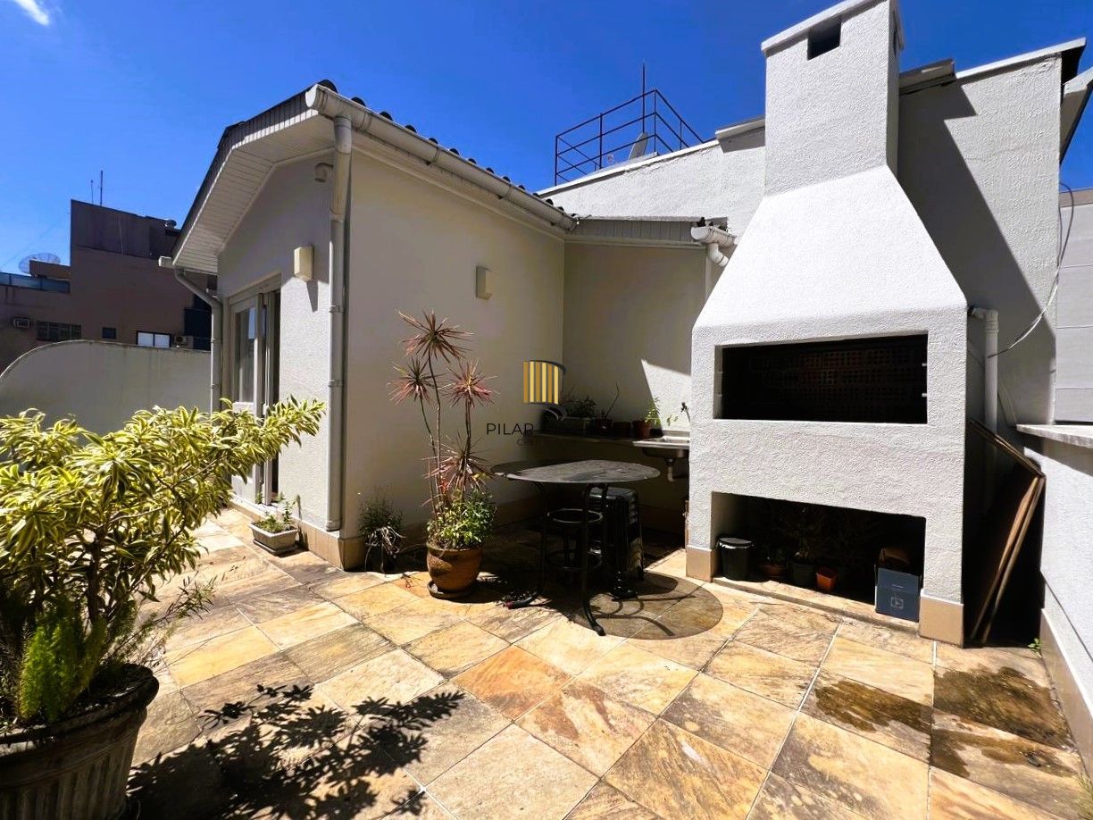 Cobertura 1 dormitório semi mobiliada com piscina e vaga no Bom Fim