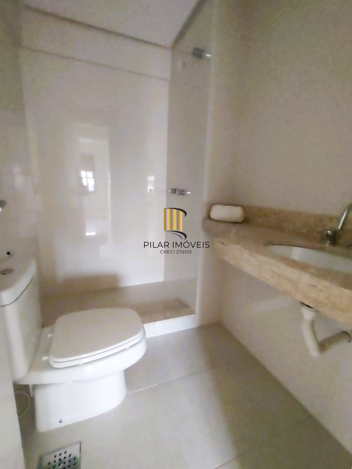 Excelente Apartamento 3 dormitórios com duas vagas no Rio Branco
