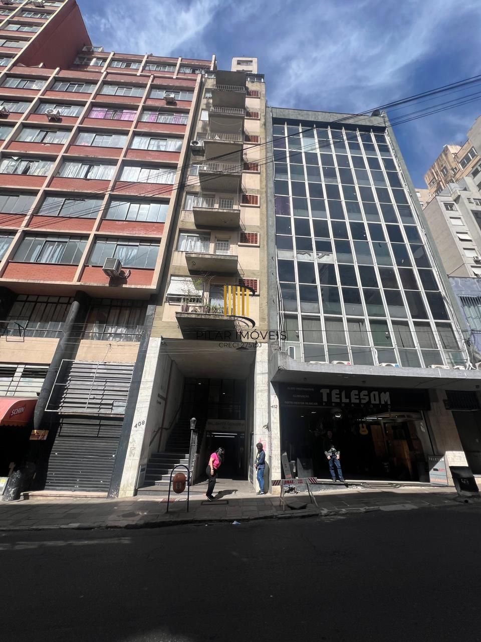 EXCELENTE E AMPLO APARTAMENTO 3 DORMITÓRIOS NO CENTRO - MUITA LUZ E O MELHOR DA VIDA URBANA!