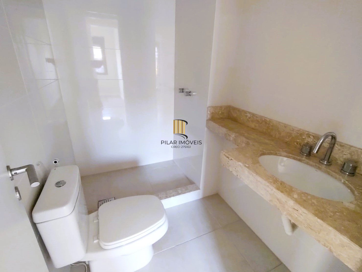 Excelente Apartamento 3 dormitórios com duas vagas no Rio Branco