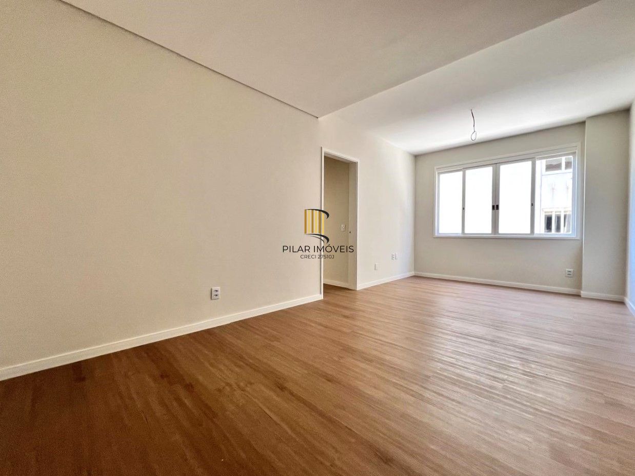 Excelente apartamento 2 dormitórios reformado no Bom Fim