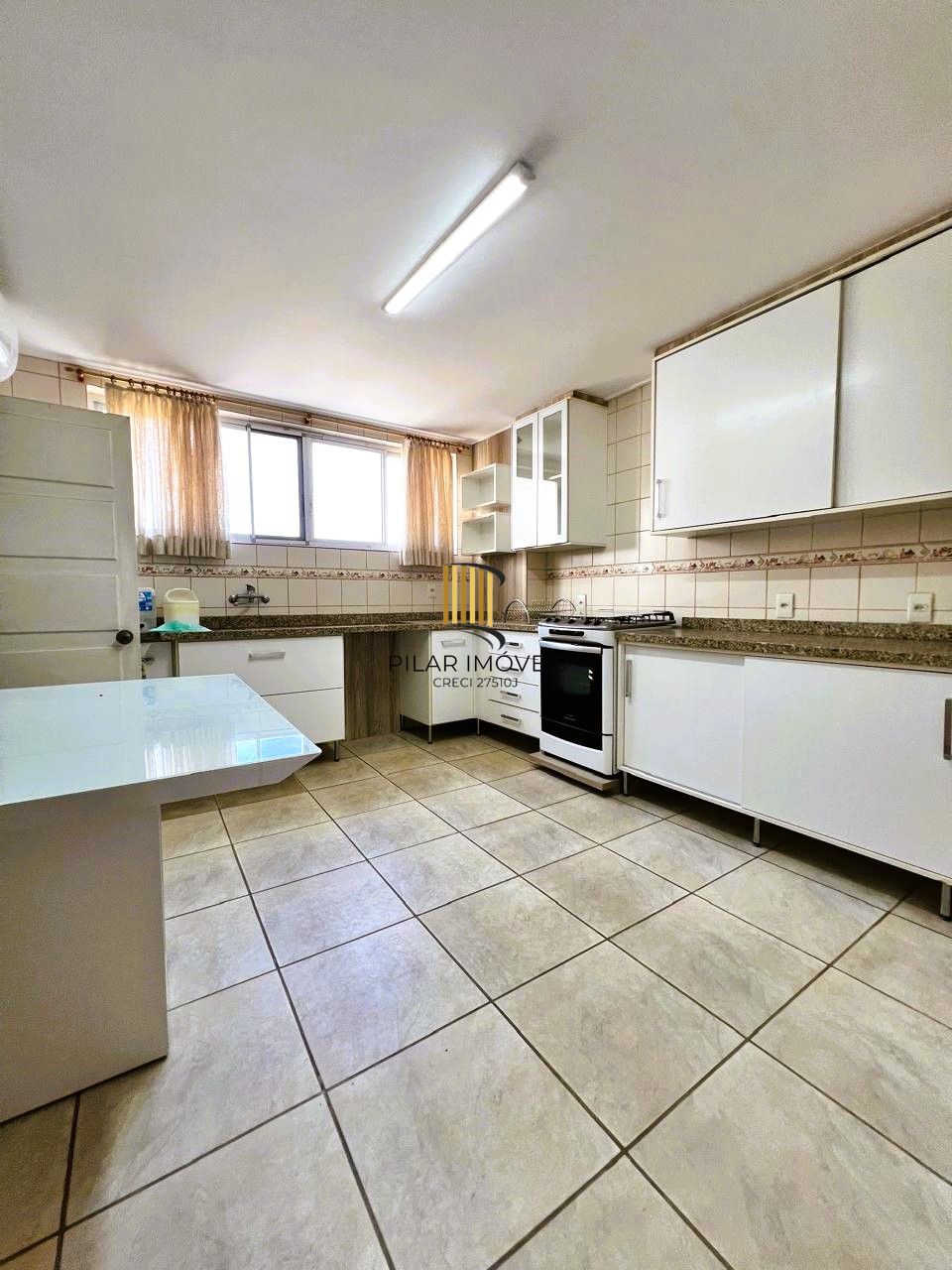 Magnífico apartamento 3 dormitórios com vaga e depósito, vista excepcional para o Guaíba!
