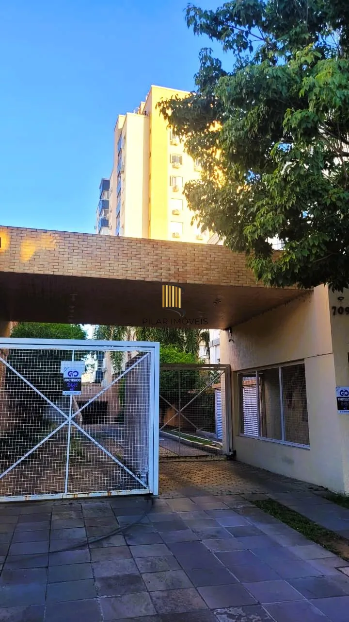 Apartamento 1 dormitório mobiliado com vaga e infra no Bairro Santana