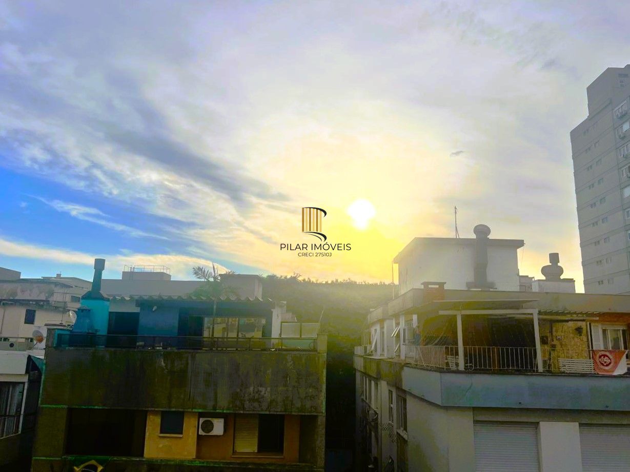 OPORTUNIDADE ÚNICA NO BOM FIM: APARTAMENTO 2 DORMITÓRIOS COM VAGA E ELEVADOR