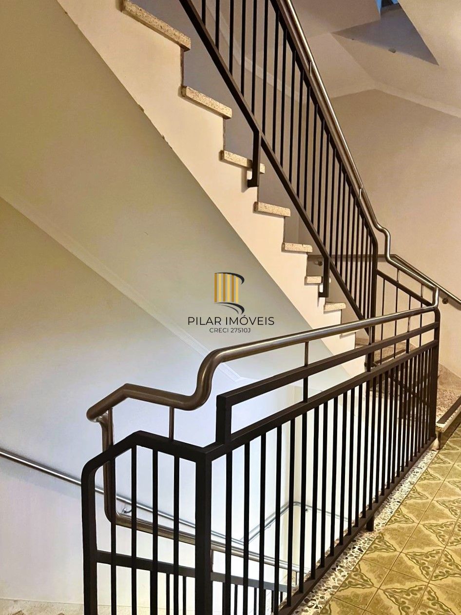 Apartamento 2 dormitórios no Menino Deus