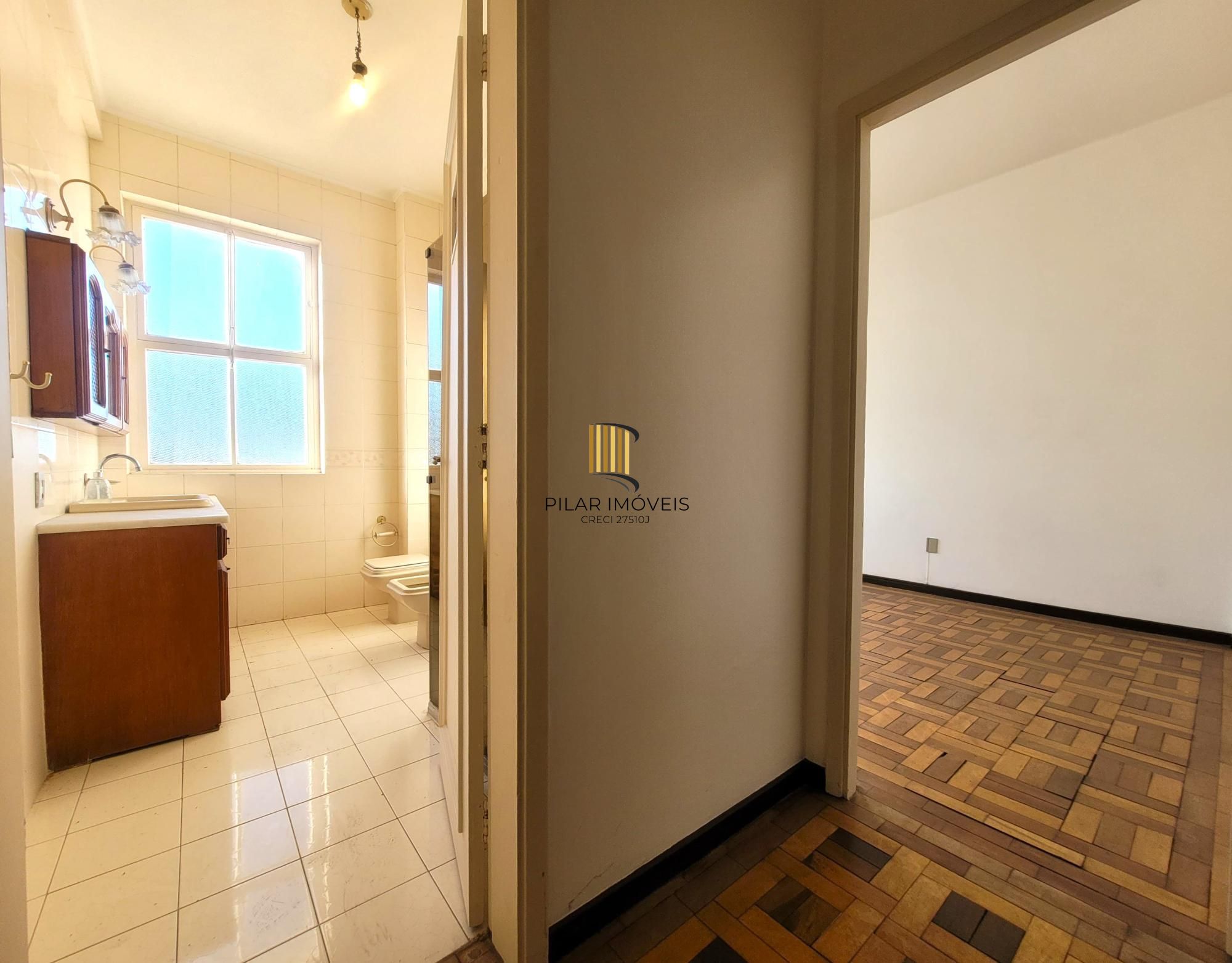 Excelente apartamento 2 dormitórios com  vista espetacular e sacada  na Rua :Dr. Barros Cassal .