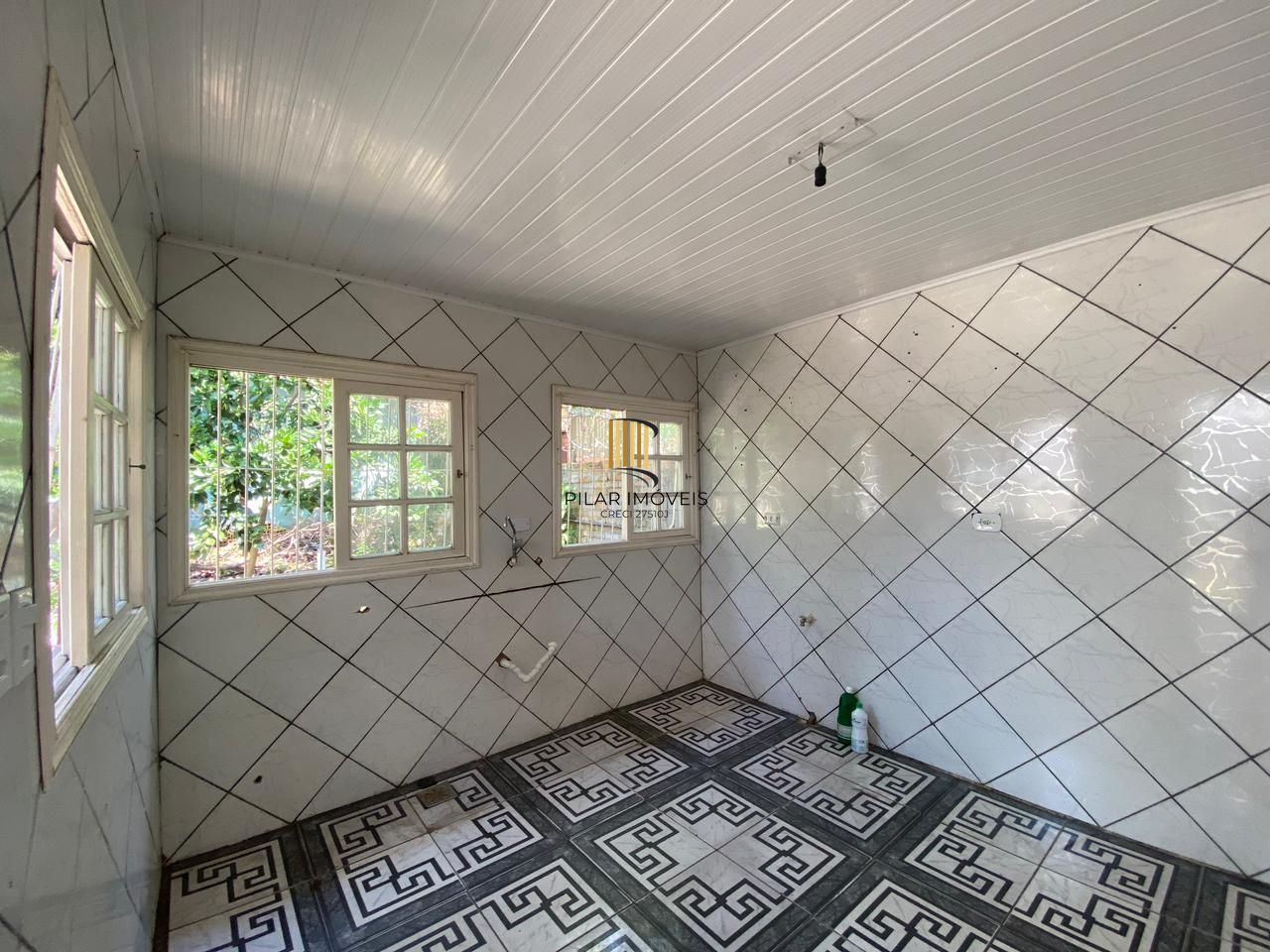 CASA AMPLA E ESPAÇOSA NO BAIRRO GLÓRIA EM PORTO ALEGRE.