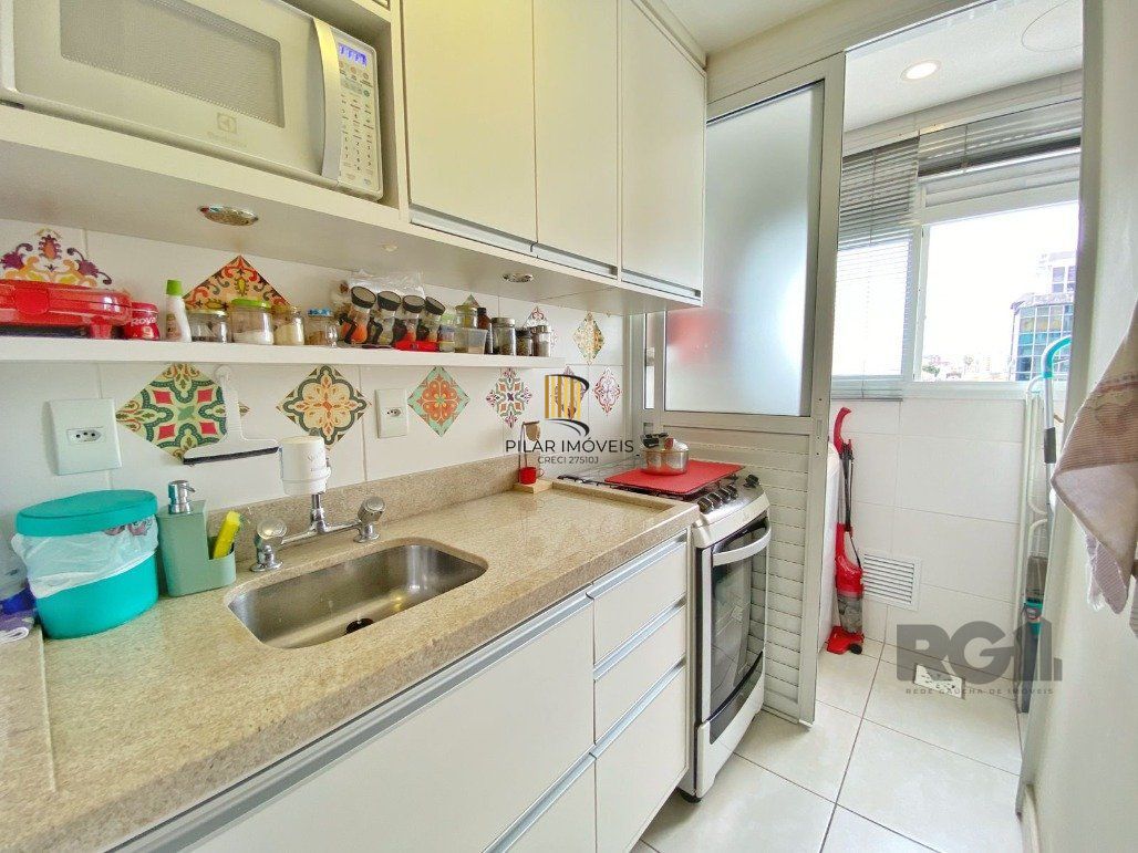 Excelente apartamento 1 dormitório com suíte , lavabo e vaga coberta