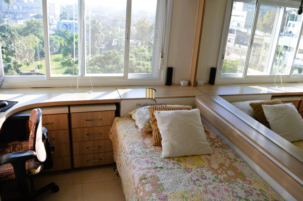 Impecável apto. 2 dormitórios -1 suíte, semimobiliado com linda vista e próximo ao Catamarã no Centro de Guaiba