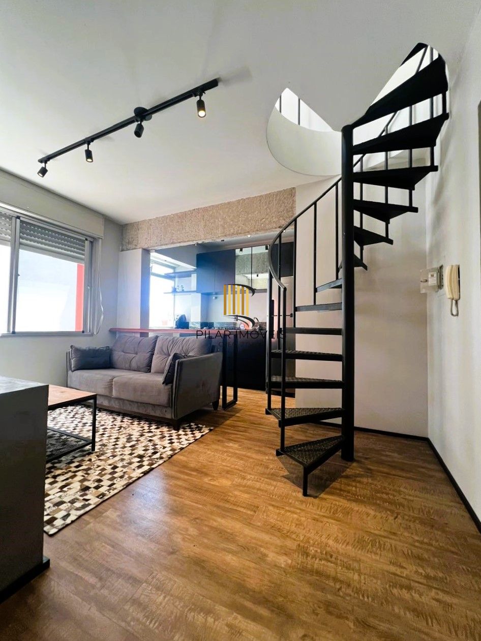 Cobertura 1 dormitório semi mobiliada com piscina e vaga no Bom Fim