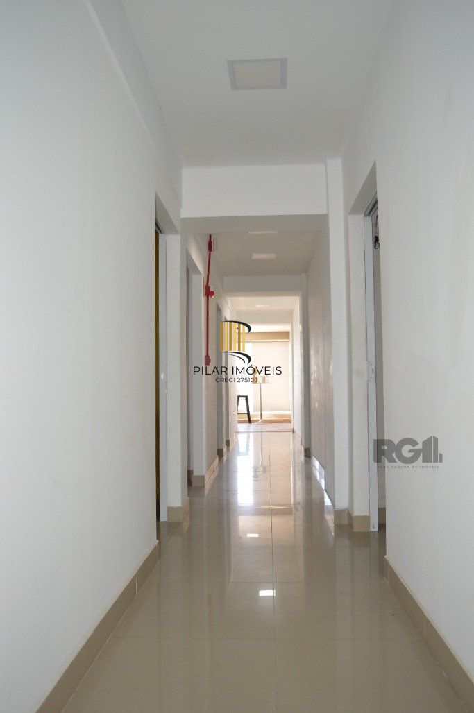 ANDAR INTEIRO NA GALERIA MALCOM 22º - SALA COMERCIAL LINDA E REFORMADA