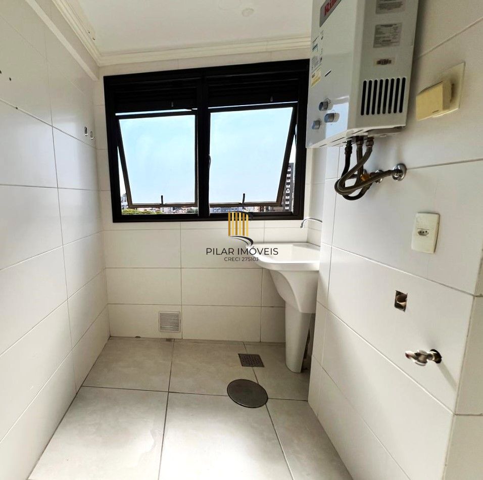 Apartamento 2 dormitórios semimobiliado com box duplo e Infra no Menino Deus