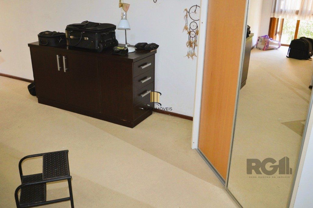 MAGNÍFICA MANSÃO ANOS 90 A BEIRA DO GUAÍBA NA ZONA SUL DE PORTO ALEGRE!