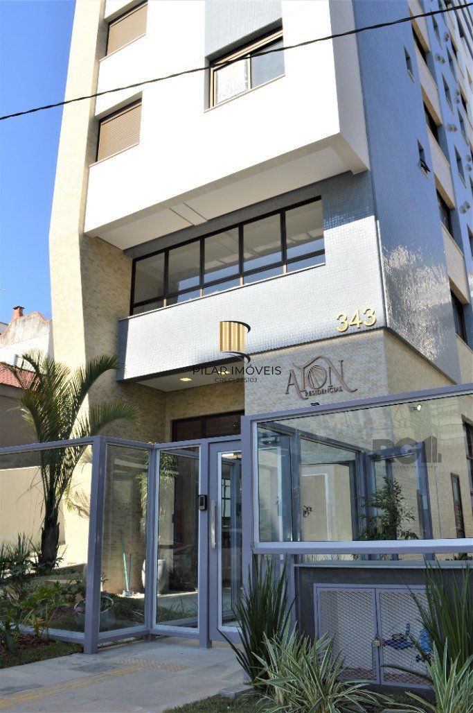 Lindo apartamento 2 dormitórios com 2 suítes, lavabo, vaga de garagem, amplo living 2 ambientes e cozinha com churrasqueira.
