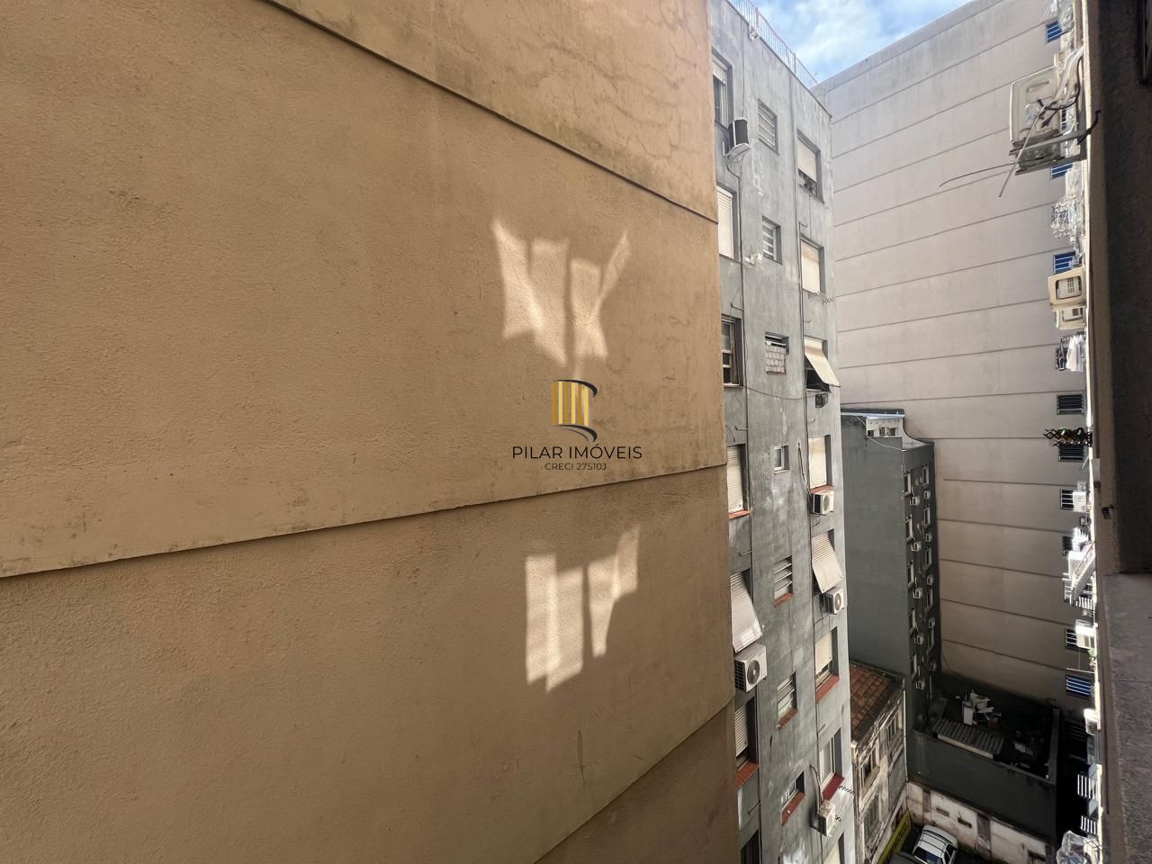 EXCELENTE E AMPLO APARTAMENTO 3 DORMITÓRIOS NO CENTRO - MUITA LUZ E O MELHOR DA VIDA URBANA!