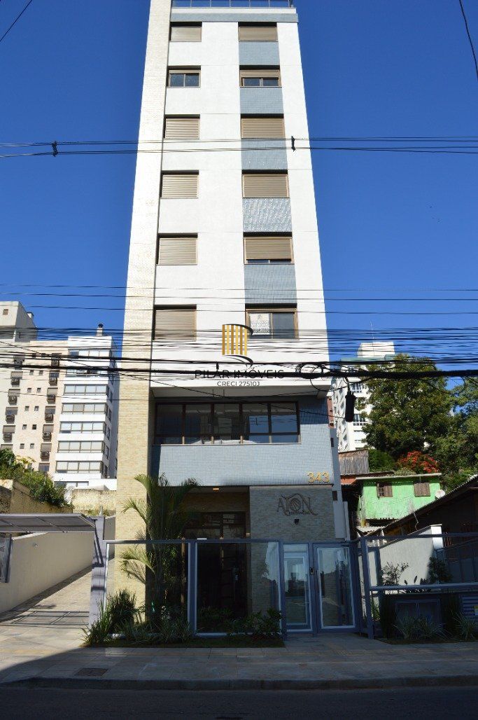 Lindo apartamento 2 dormitórios com 2 suítes, lavabo, vaga de garagem, amplo living 2 ambientes e cozinha com churrasqueira.