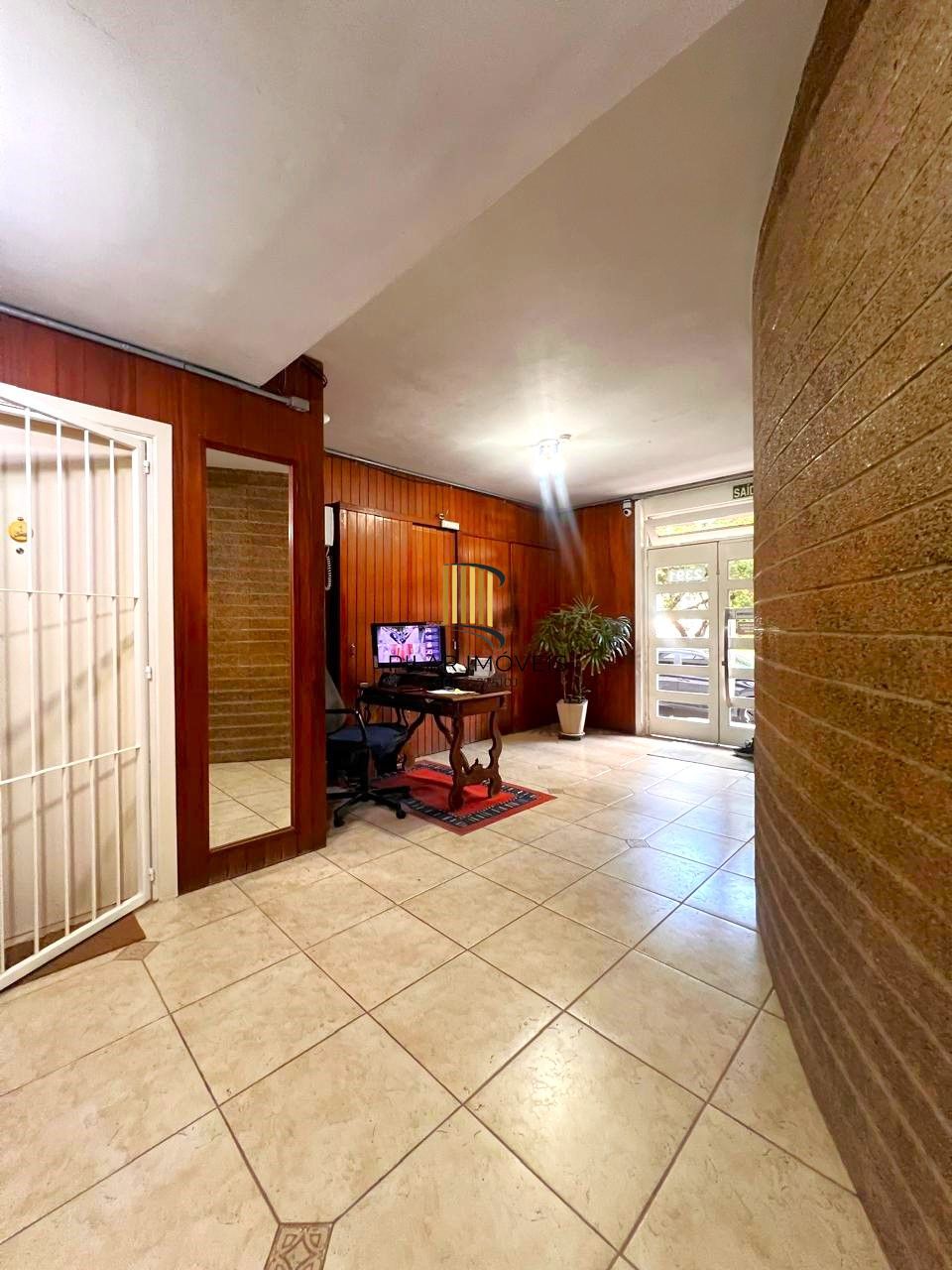 Apartamento 3 dormitórios em Frente a Faculdade de Odonto  e  Hosp. Clínicas