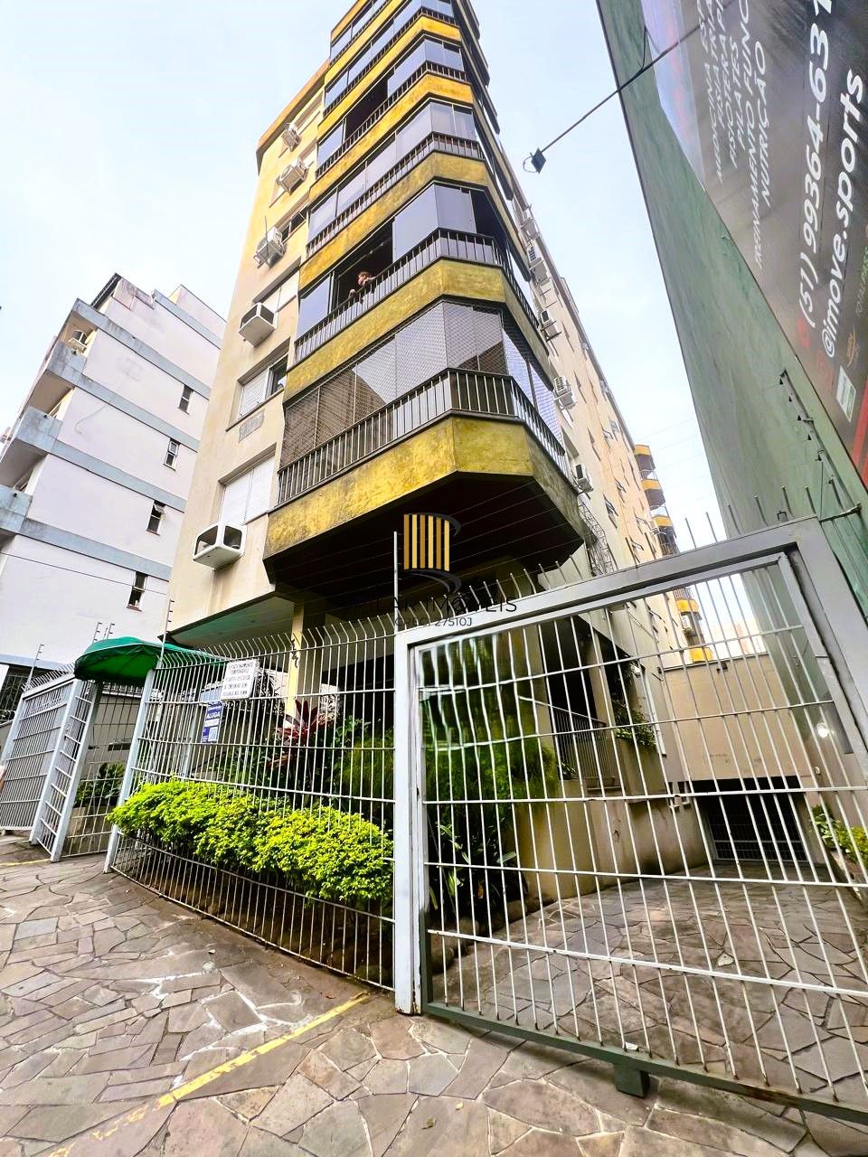 OPORTUNIDADE ÚNICA NO BOM FIM: APARTAMENTO 2 DORMITÓRIOS COM VAGA E ELEVADOR