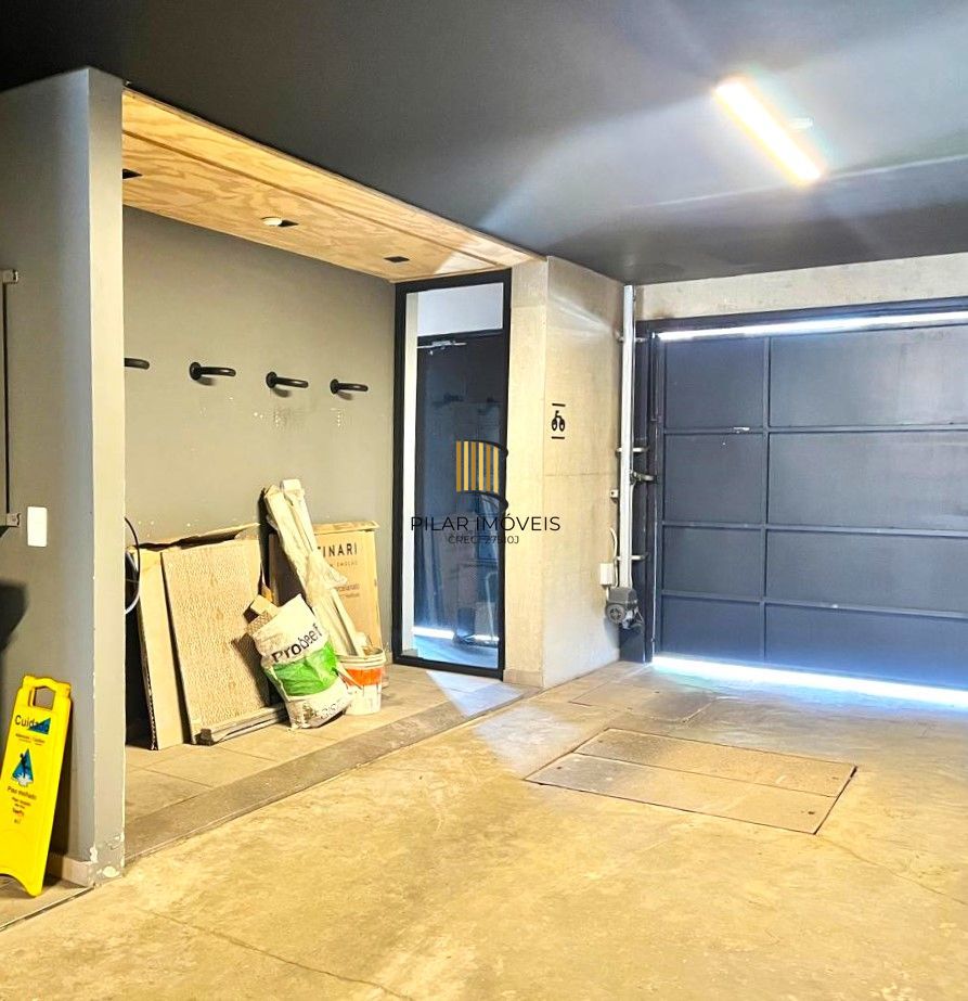 STUDIO SEMIMOBILIADO NA AV. VENÂNCIO AIRES PRÓXIMO AO HPS, UFRGS, HOSP. CLINICAS, COLÉGIO MILITAR!