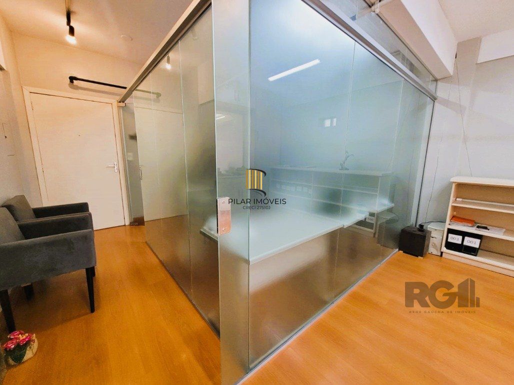 EXCELENTE SALA COMERCIAL NO CENTRO DA CIDADE DE PORTO ALEGRE