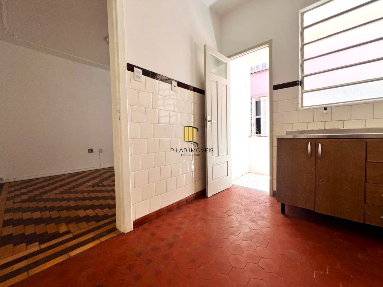Apartamento 2 dormitórios na João Telles