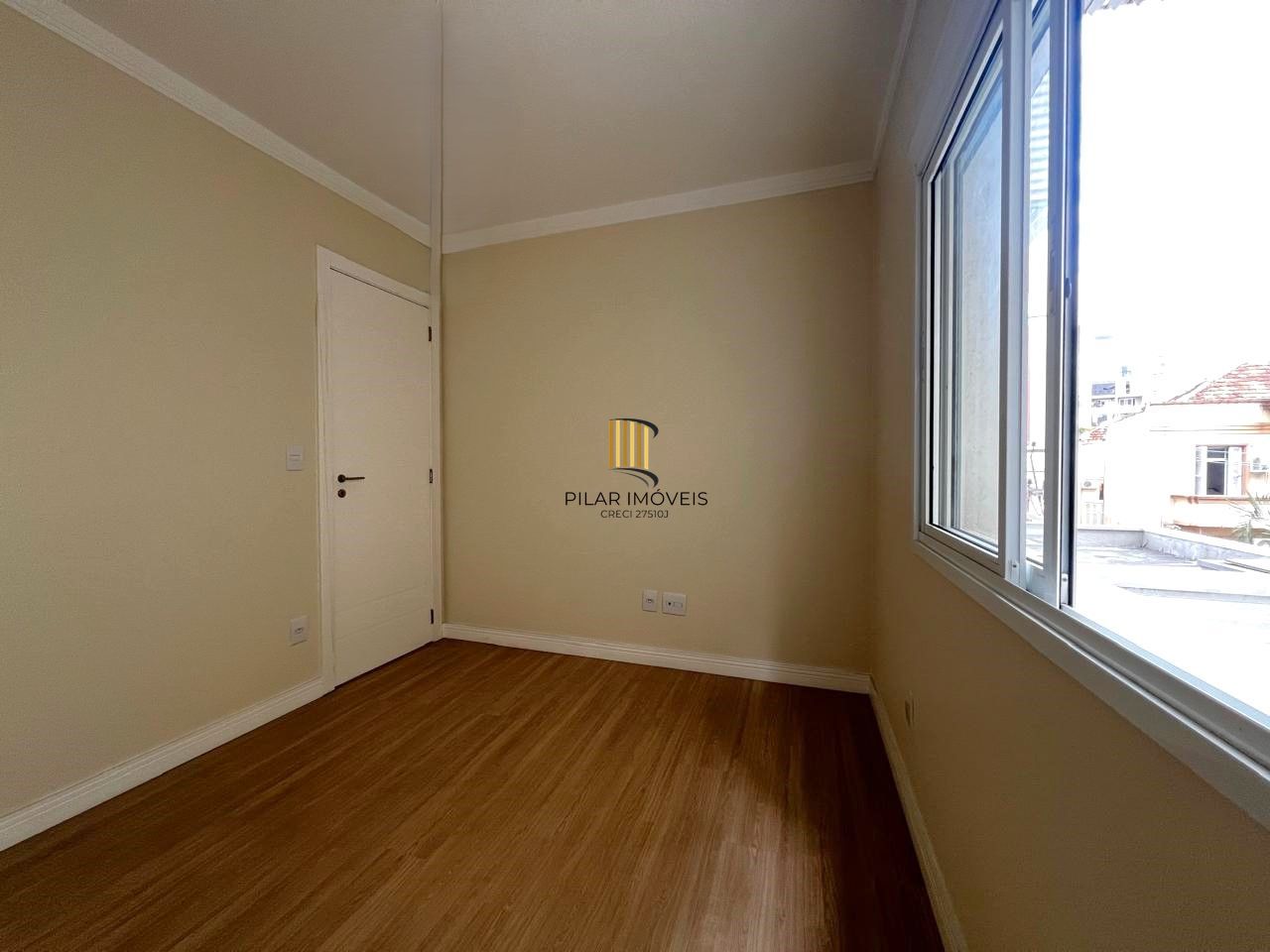 Apartamento 2 dormitórios com 1 suíte,  garden, 2 vagas e elevador no Bom Fim!