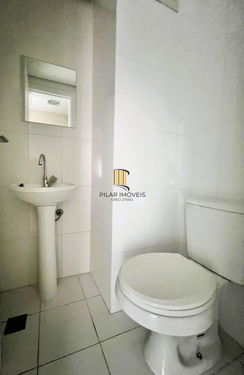 SALA COMERCIAL SEMIMOBILIADA COM VAGA, PARA VENDA OU LOCAÇÃO NO BAIRRO CENTRO HOSTÓRICO!