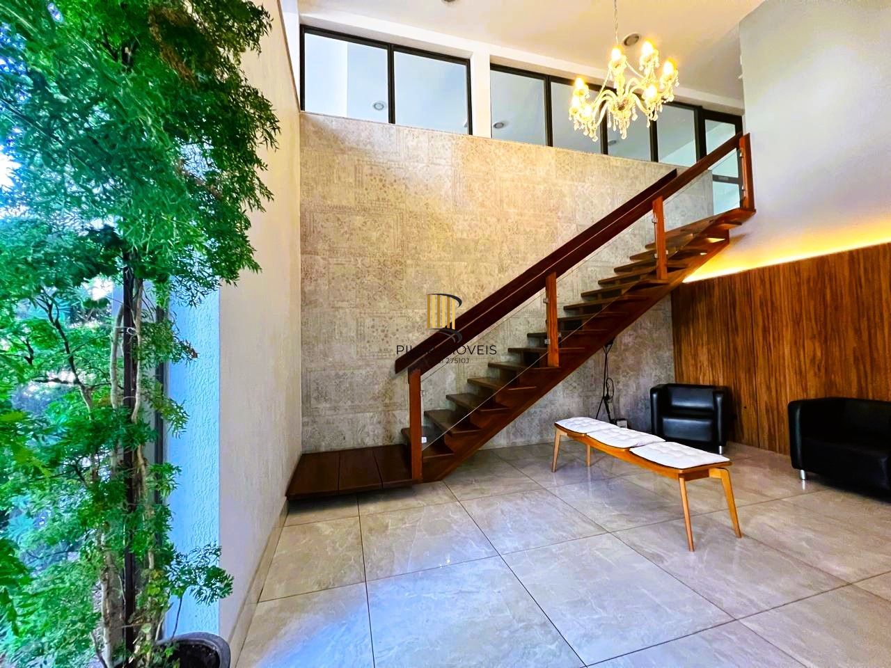 Apartamento 2 dormitórios semimobiliado com box duplo e Infra no Menino Deus