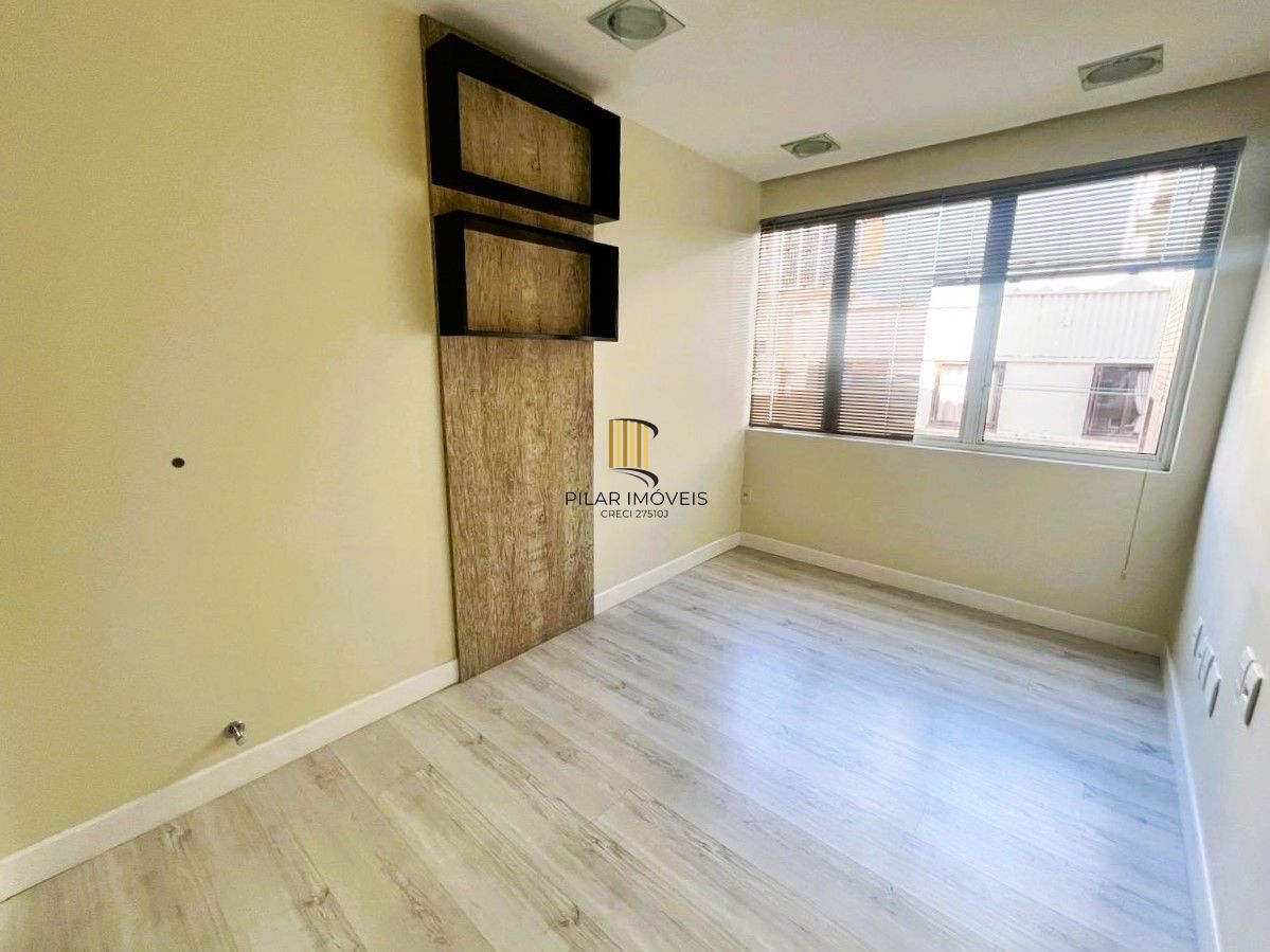 SALA COMERCIAL SEMIMOBILIADA COM VAGA, PARA VENDA OU LOCAÇÃO NO BAIRRO CENTRO HOSTÓRICO!