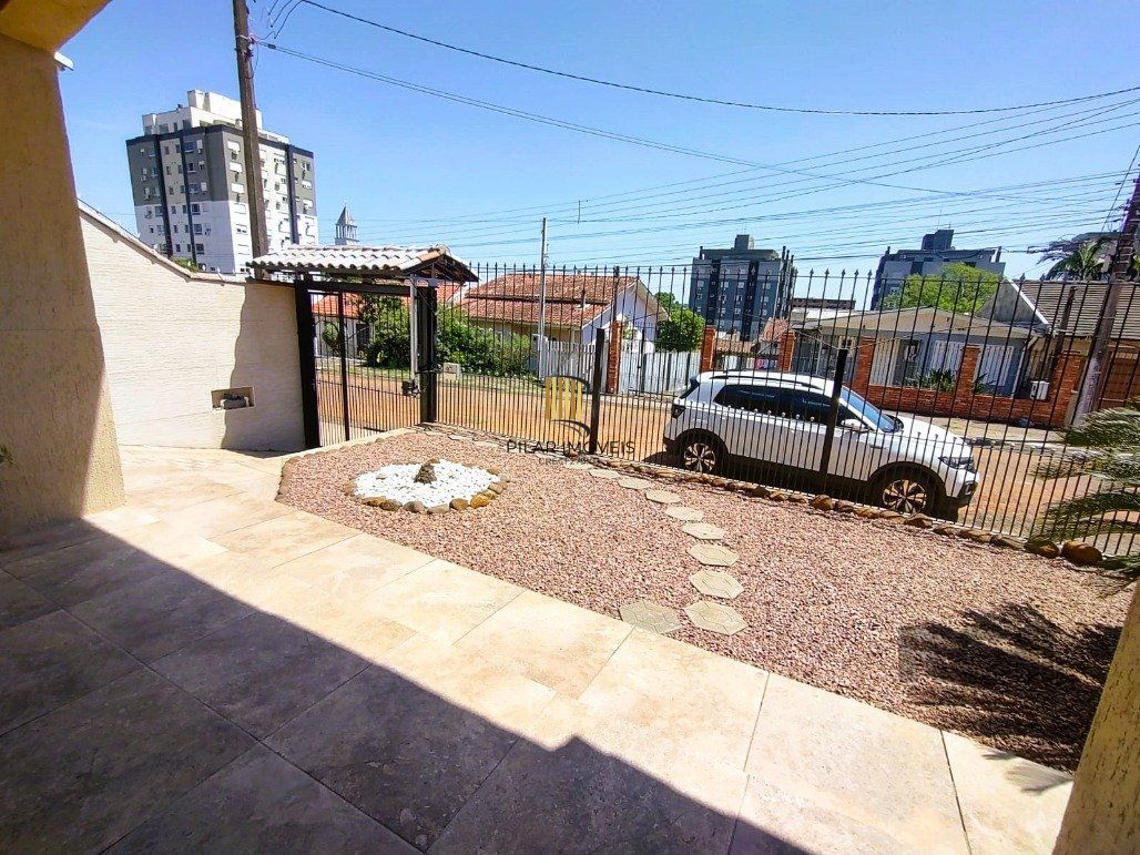 Casa 3 dormitórios no bairro Vila Cachoeirinha
