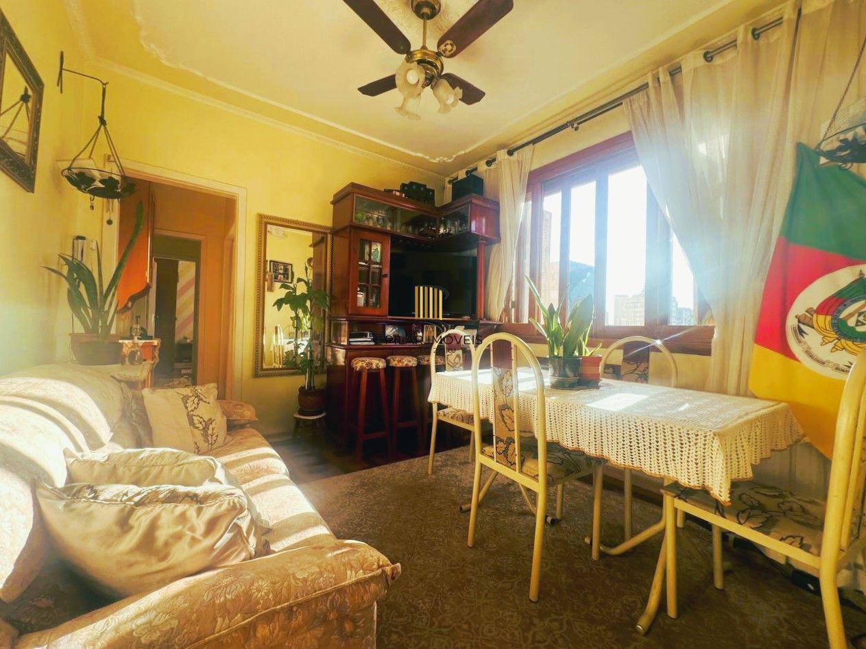 APARTAMENTO 2 DORMITÓRIOS COM VISTA DESLUMBRANTE NO CENTRO DA CIDADE.