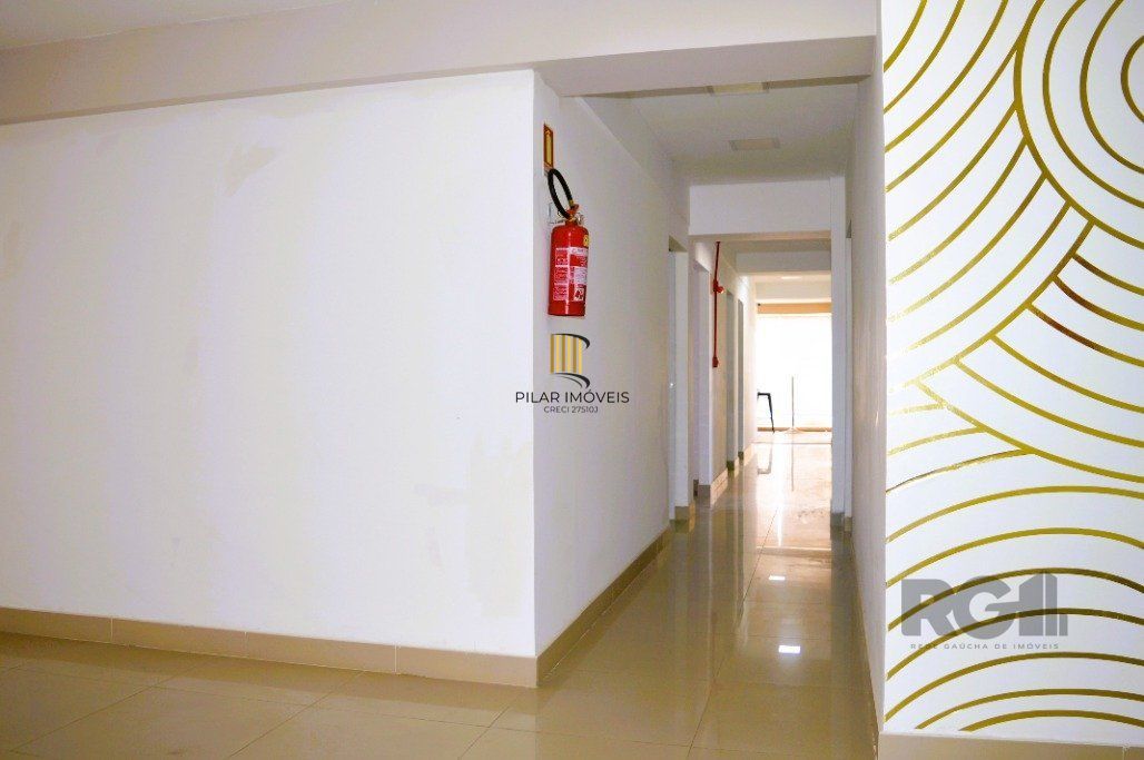 ANDAR INTEIRO NA GALERIA MALCOM 22º - SALA COMERCIAL LINDA E REFORMADA
