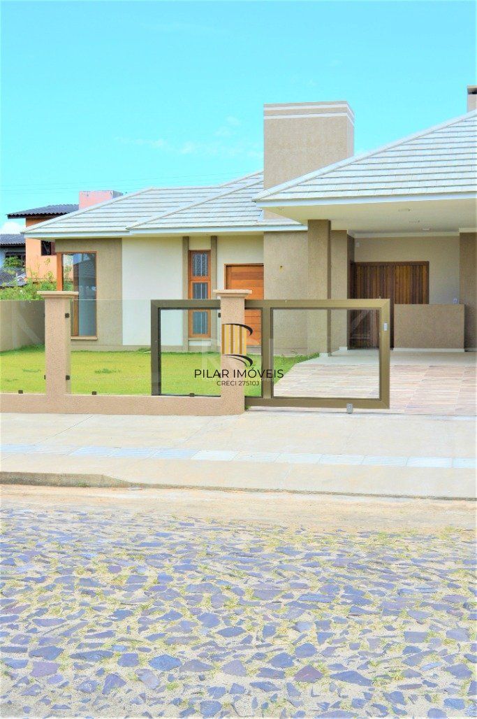 Excelente, espaçosa e aconchegante casa no Litoral de Arroio do Sal, no Bairro Balneário Vista Alegre.