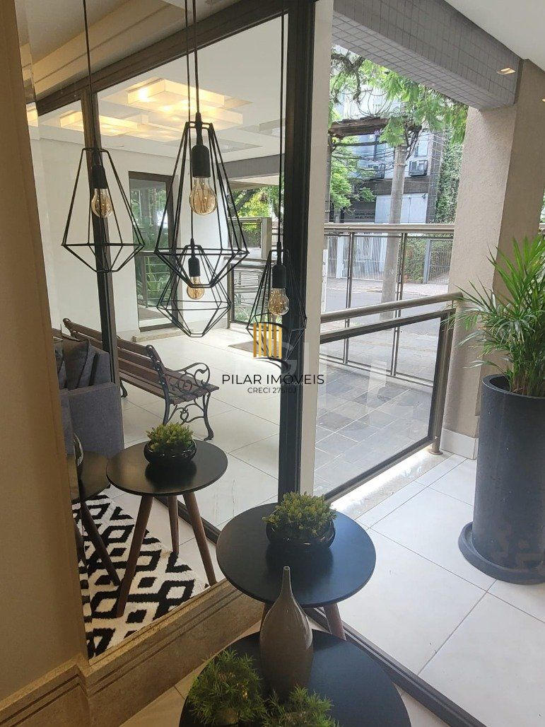 Excelente apartamento 2 dormitórios com  duas suítes,lavabo e vaga coberta próximo Av: Goethe