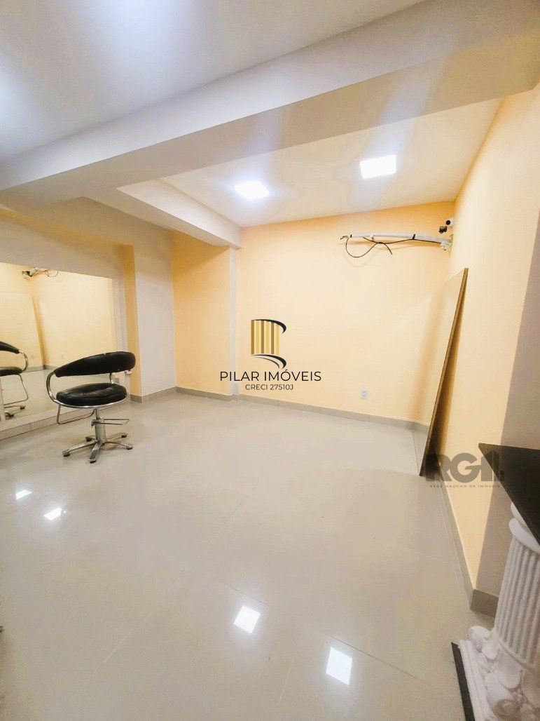 ANDAR INTEIRO NA GALERIA MALCOM 22º - SALA COMERCIAL LINDA E REFORMADA
