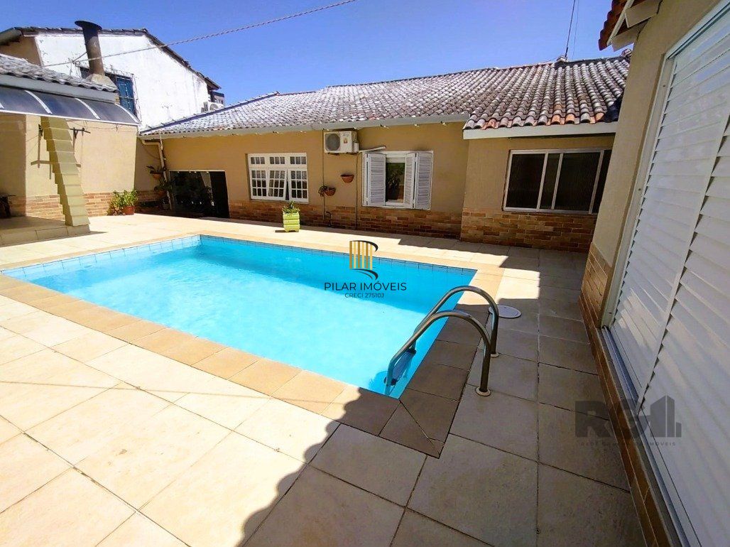 Casa 3 dormitórios no bairro Vila Cachoeirinha