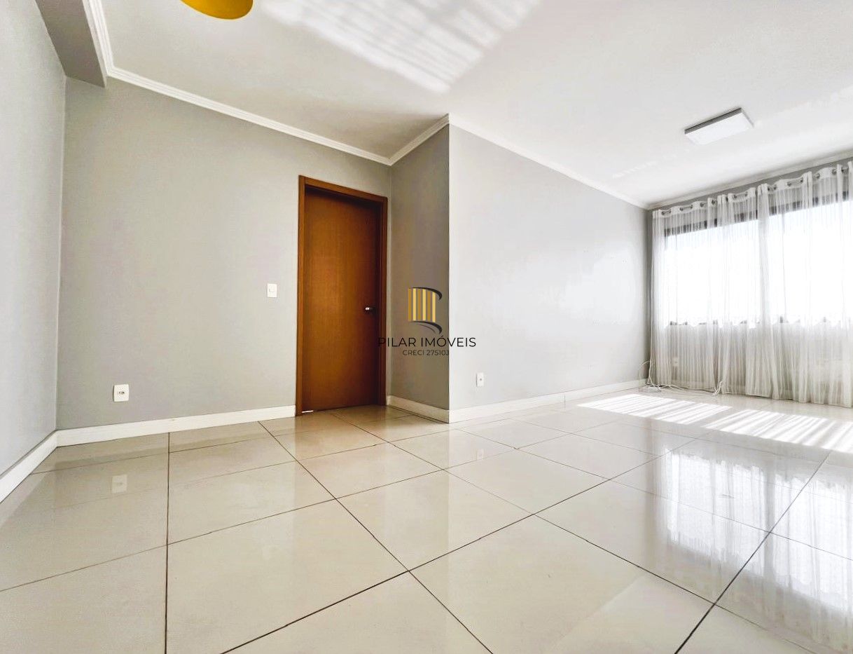 Apartamento 2 dormitórios semimobiliado com box duplo e Infra no Menino Deus