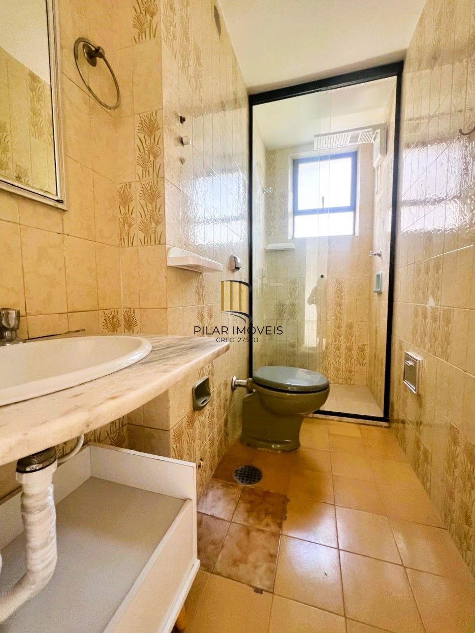 Apartamento 2 dormitórios com dependência em andar alto no Bairro Bom Fim