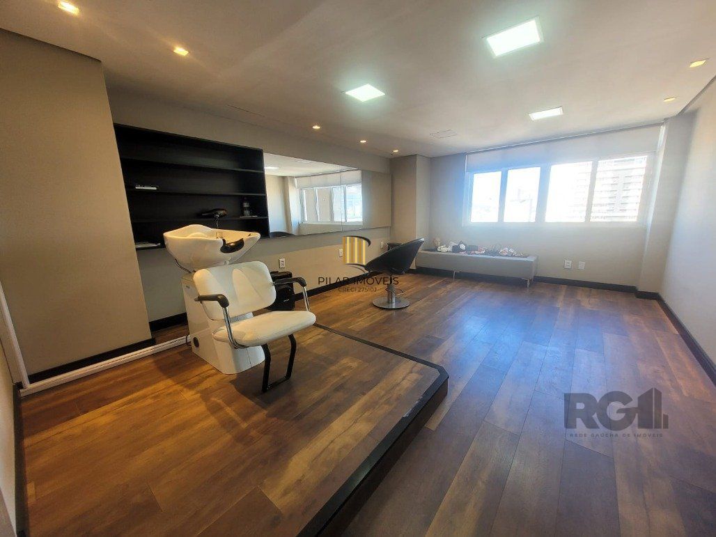 ANDAR INTEIRO NA GALERIA MALCOM 22º - SALA COMERCIAL LINDA E REFORMADA