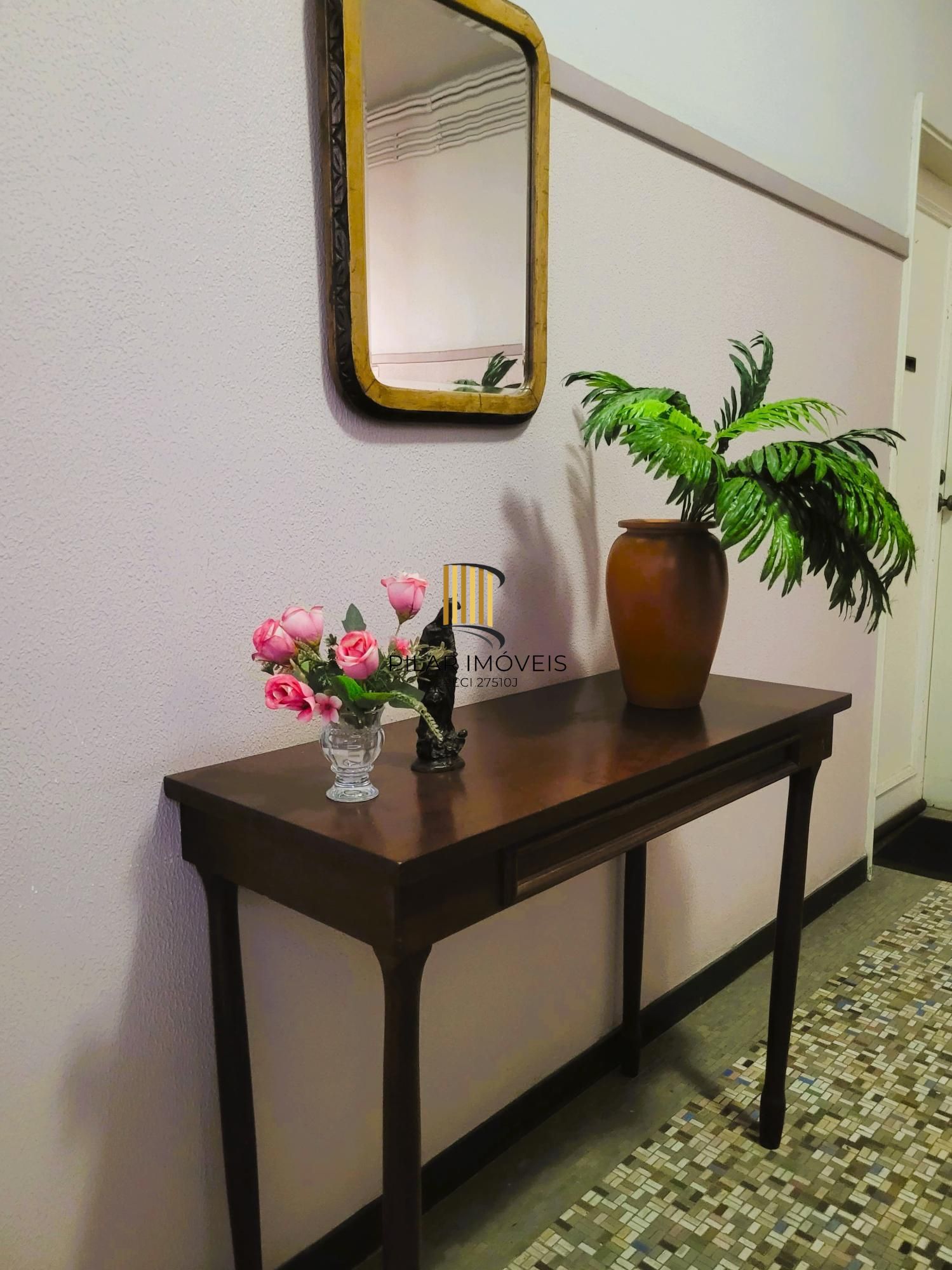 Excelente apartamento 2 dormitórios com  vista espetacular e sacada  na Rua :Dr. Barros Cassal .