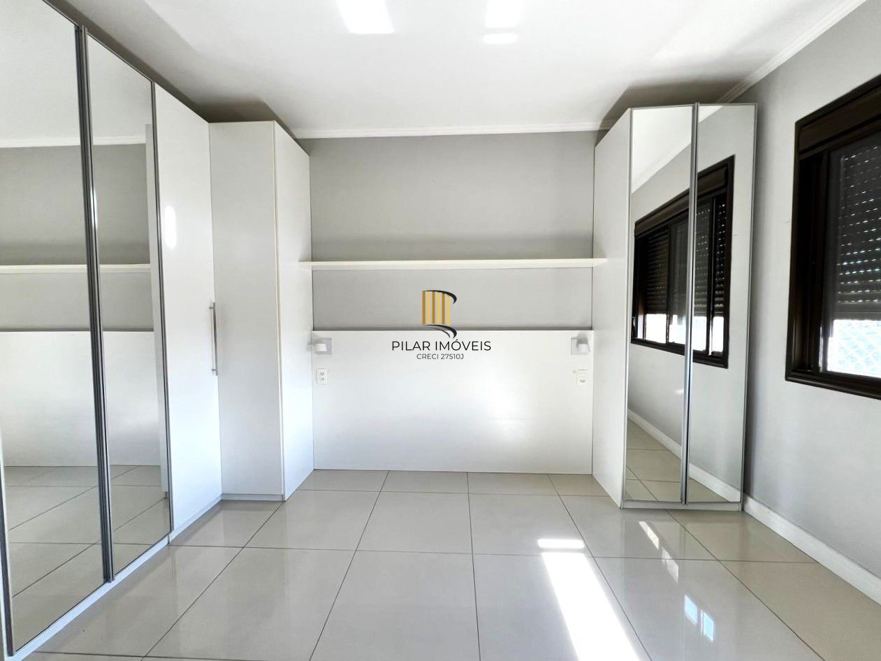 Apartamento 2 dormitórios semimobiliado com box duplo e Infra no Menino Deus