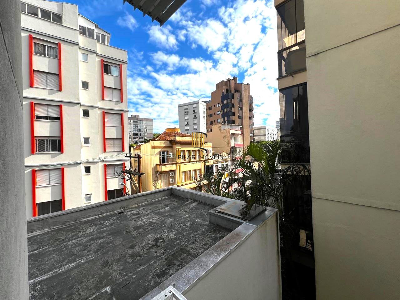 Apartamento 2 dormitórios com 1 suíte,  garden, 2 vagas e elevador no Bom Fim!