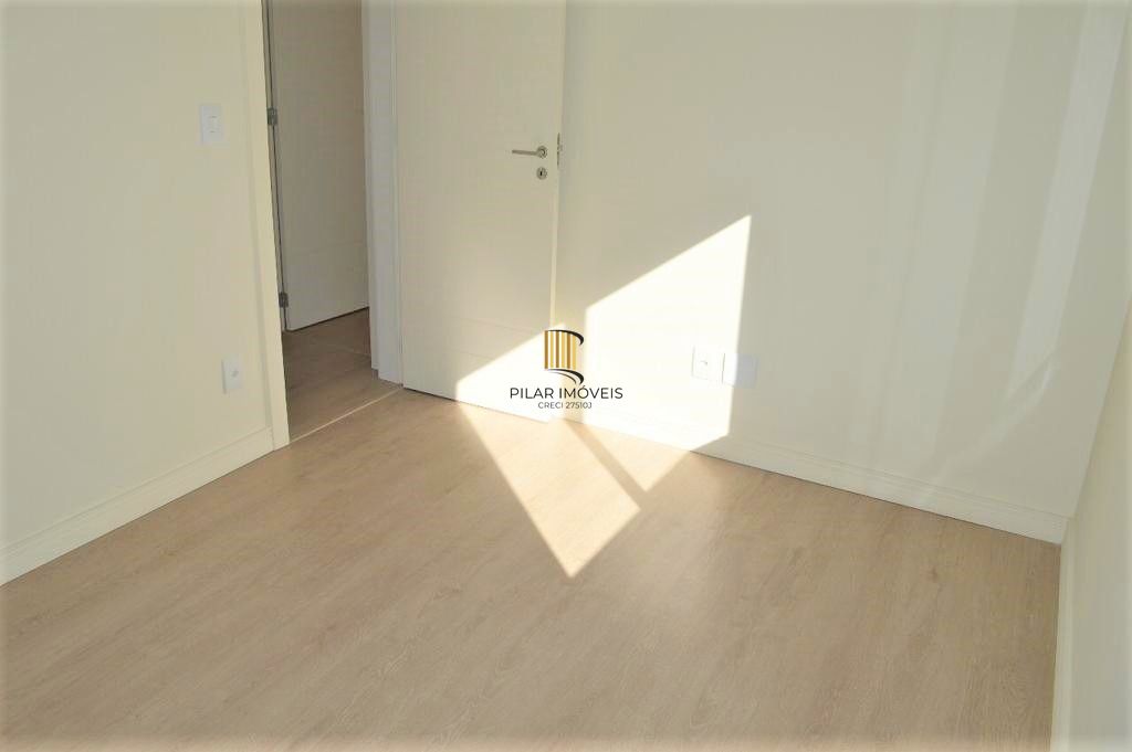 Apartamento 2 dormitórios com 1 suíte e box duplo de garagem no bairro Auxiliadora .