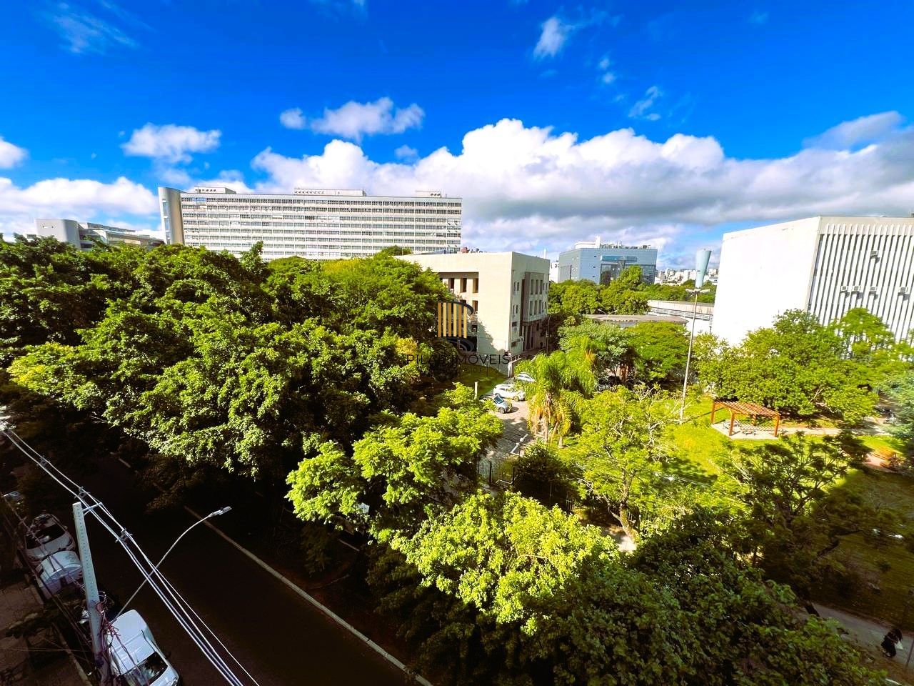 Apartamento 3 dormitórios em Frente a Faculdade de Odonto  e  Hosp. Clínicas