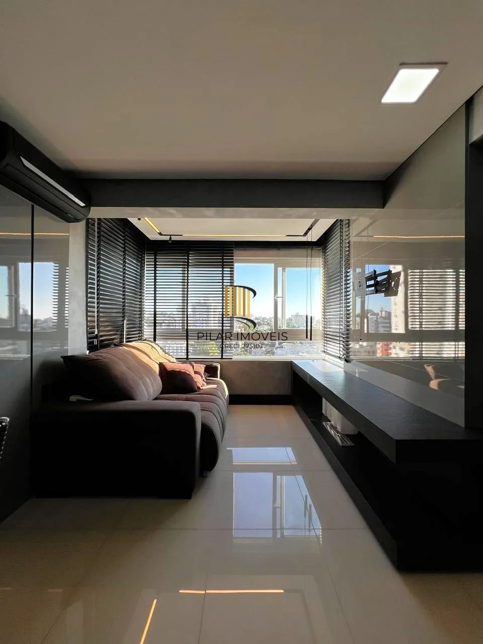 Apartamento 1 dormitório mobiliado com vaga e infra no Bairro Santana