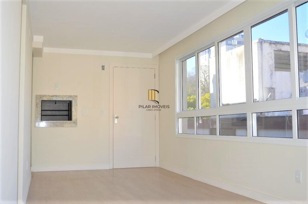 Apartamento 2 dormitórios com 1 suíte e box duplo de garagem no bairro Auxiliadora .