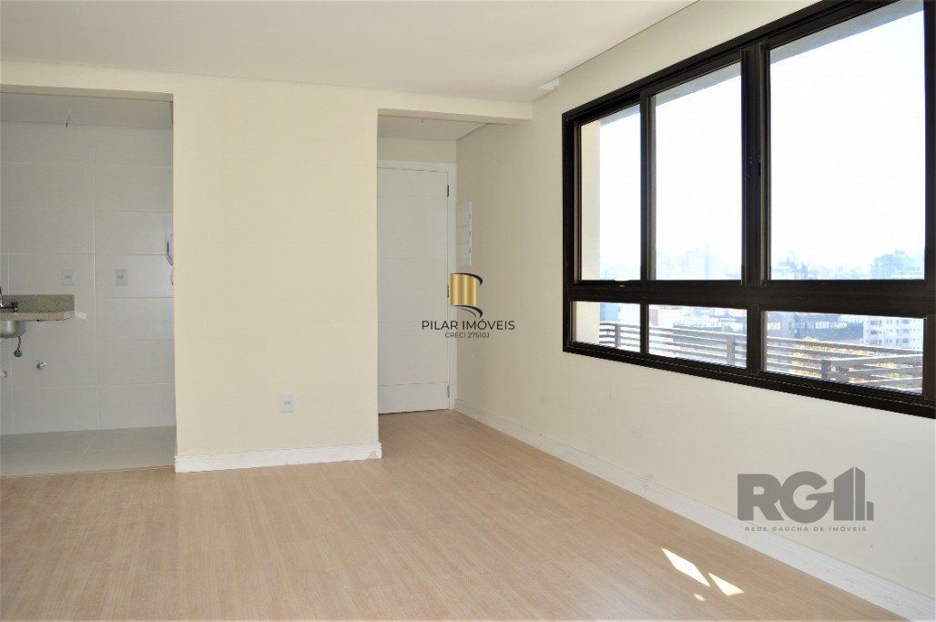 Lindo apartamento 2 dormitórios com 2 suítes, lavabo, vaga de garagem, amplo living 2 ambientes e cozinha com churrasqueira.