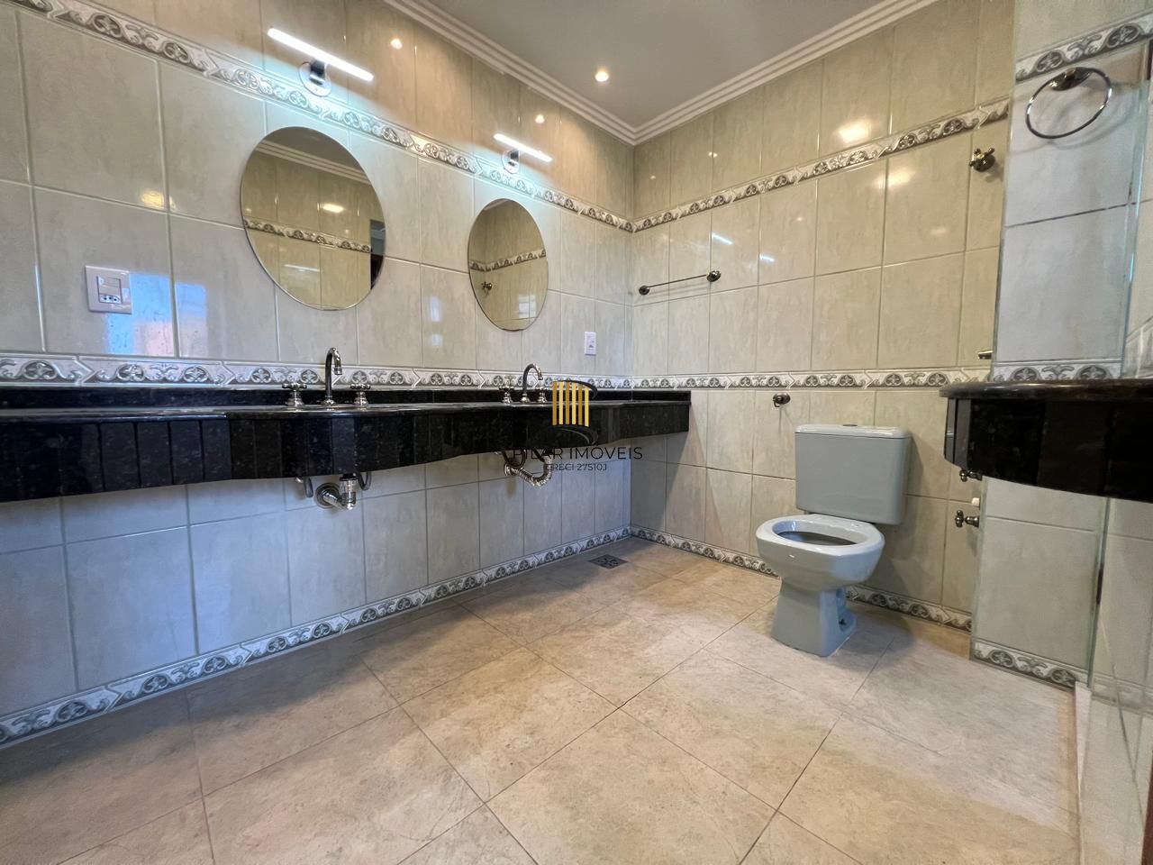 INCRÍVEL CASA COM LAREIRA E ESPAÇO GOOURMET EM CONDOMINIO NO BAIRRO IPANEMA!