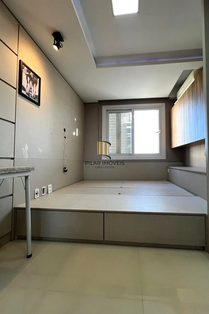 Apartamento 1 dormitório mobiliado com vaga e infra no Bairro Santana