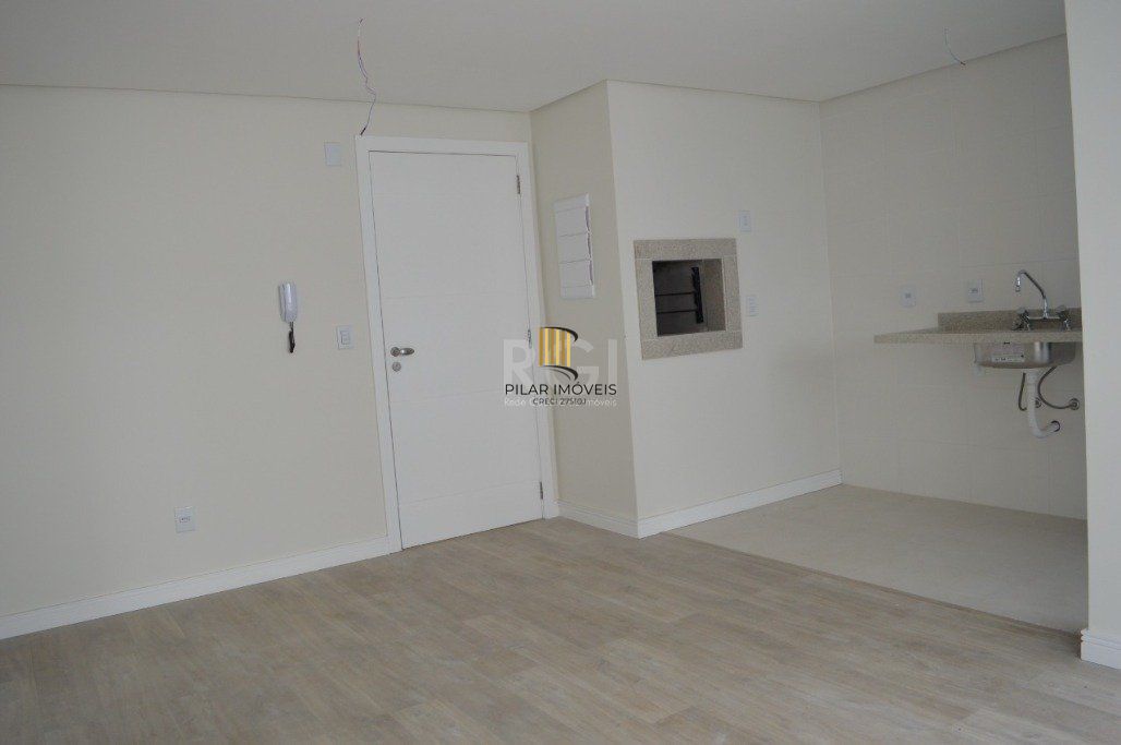 Apartamento 2 dormitórios com box duplo próximo ao Zaffari da Cabral